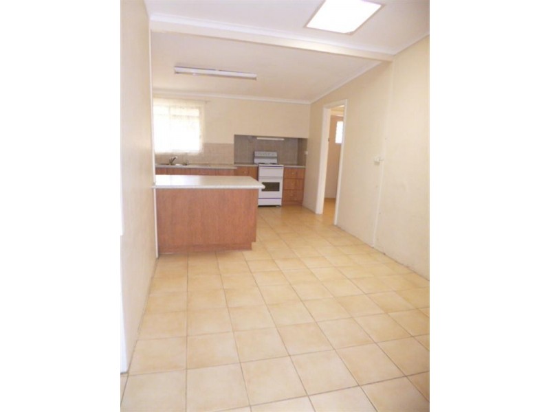 16 Third Street, Loxton SA 5333