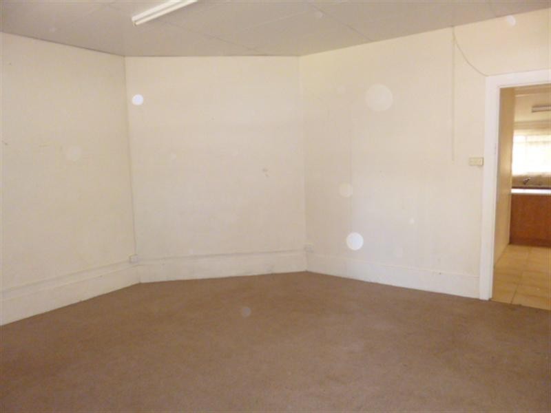 16 Third Street, Loxton SA 5333