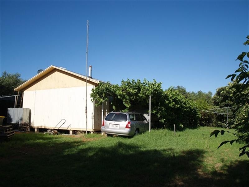 20 Crocker Road, Waikerie SA 5330