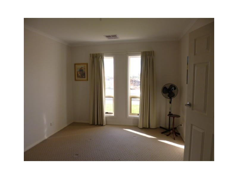 27 Schick Street, Loxton SA 5333