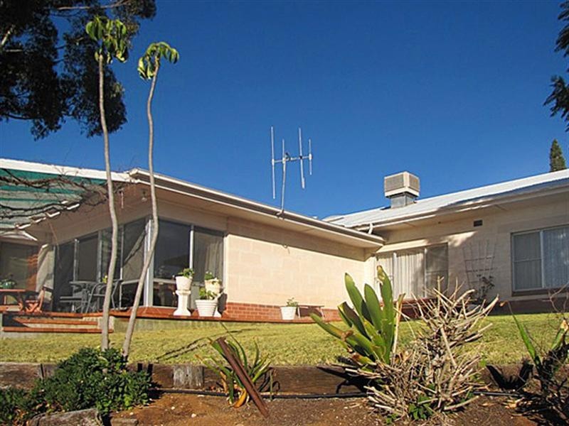8 Hilltop Drive, Loxton SA 5333