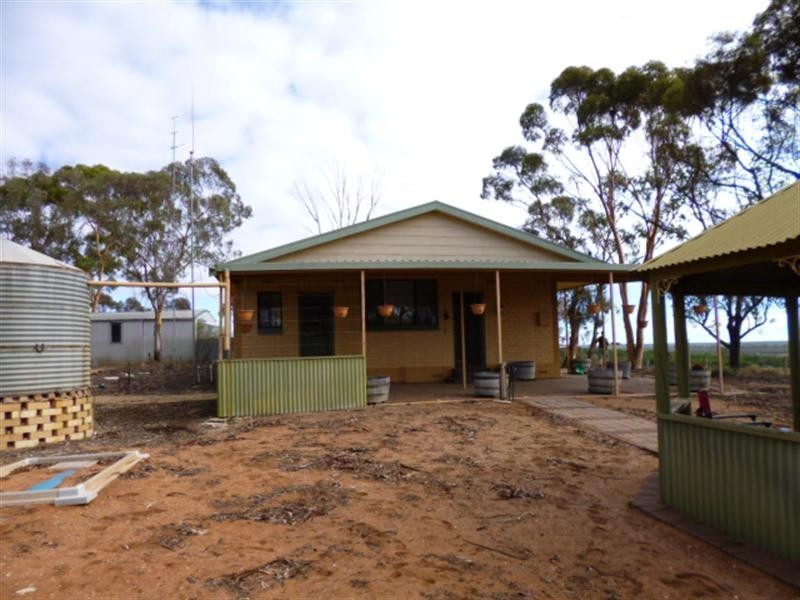 75 Goodes Road, Loxton SA 5333