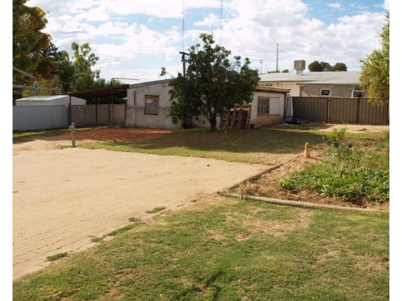 28 Kirby Street, Waikerie SA 5330