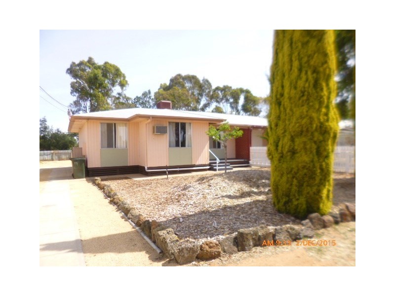 15 McCutcheon Street, Waikerie SA 5330