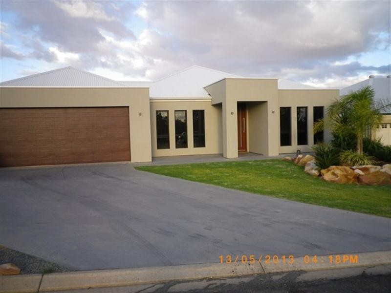 10 Pike Street, Paringa SA 5340