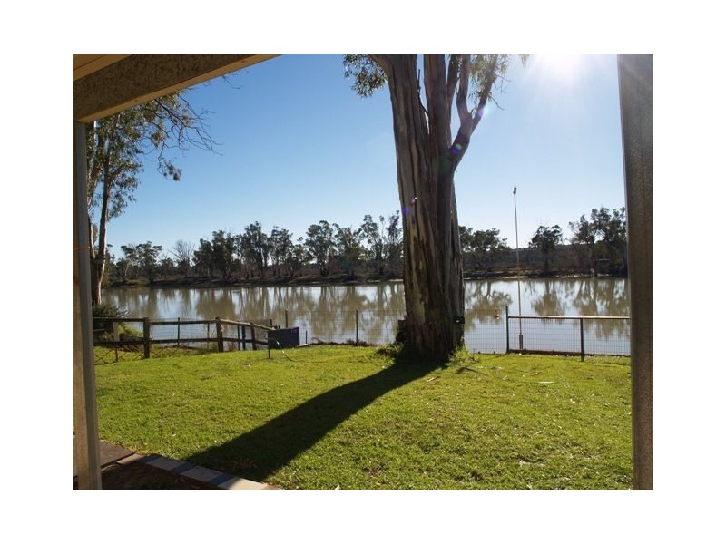 3 Page Drive, Blanchetown SA 5357