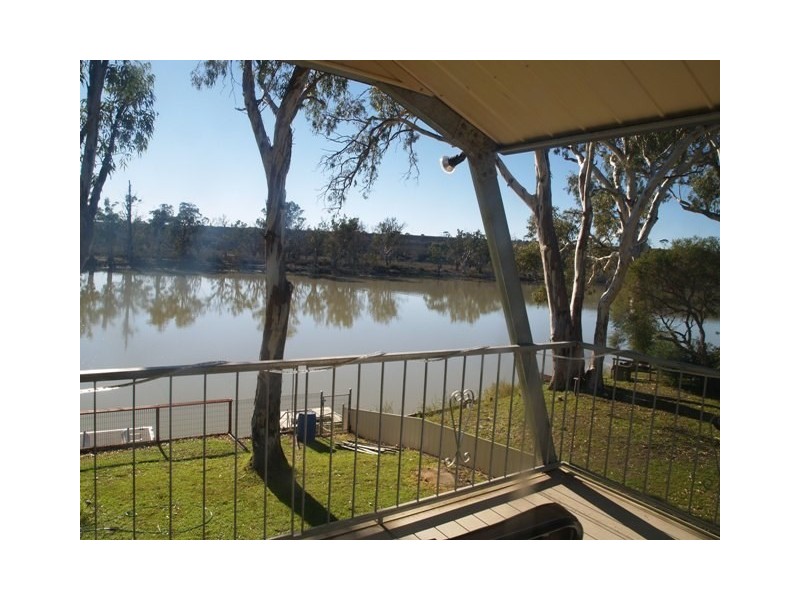 3 Page Drive, Blanchetown SA 5357