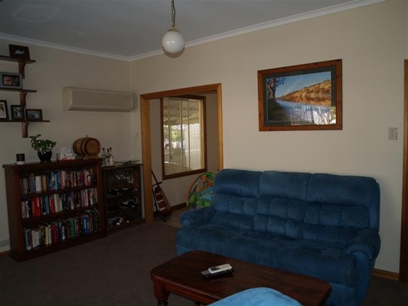 4 Matthews Street, Waikerie SA 5330