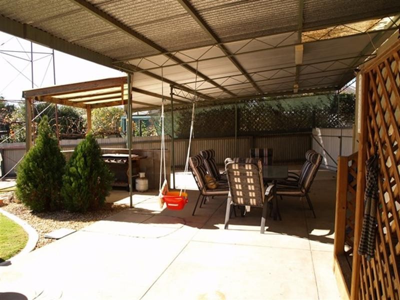 4 Matthews Street, Waikerie SA 5330