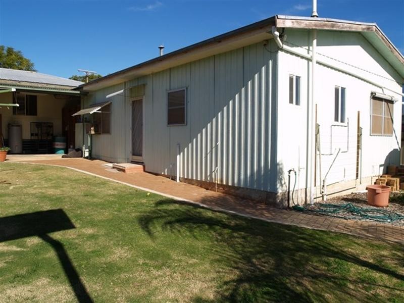 4 Matthews Street, Waikerie SA 5330