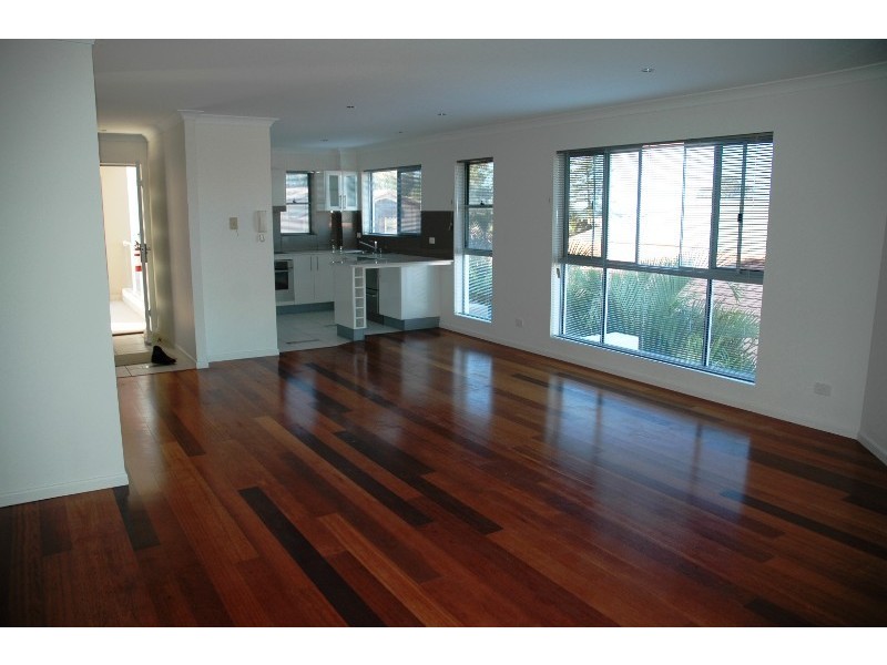 6 Georgia Street, Woody Point QLD 4019