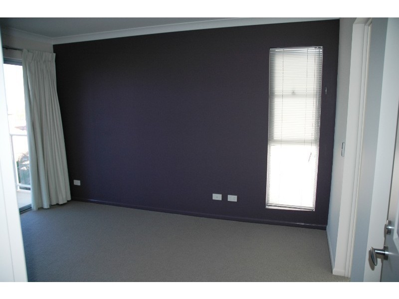 6 Georgia Street, Woody Point QLD 4019