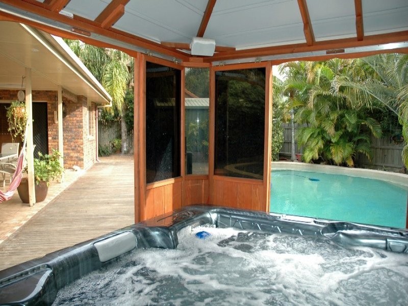 8 Grevillea Court, Rothwell QLD 4022