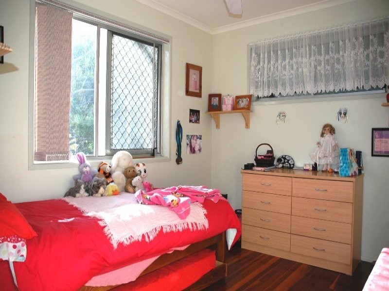 25 Longland Street, Redcliffe QLD 4020