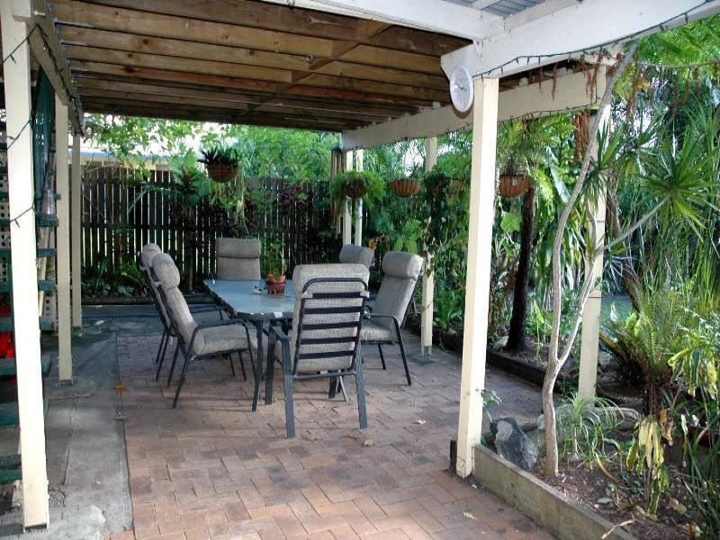 25 Longland Street, Redcliffe QLD 4020