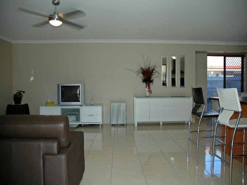 2 Parrey Court, Rothwell QLD 4022
