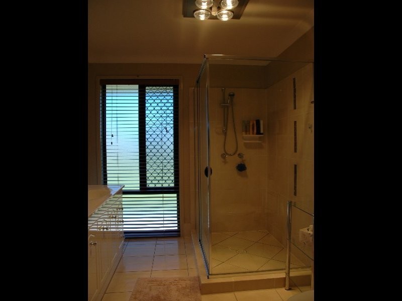 2 Parrey Court, Rothwell QLD 4022