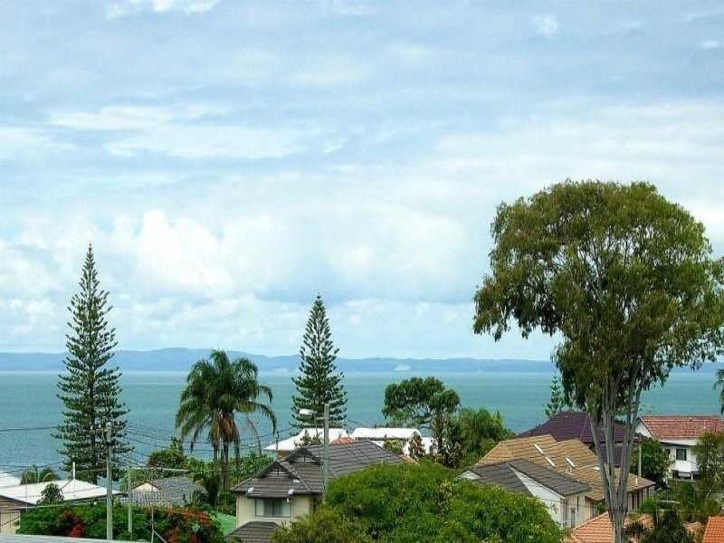 28 Murphy Street, Scarborough QLD 4020