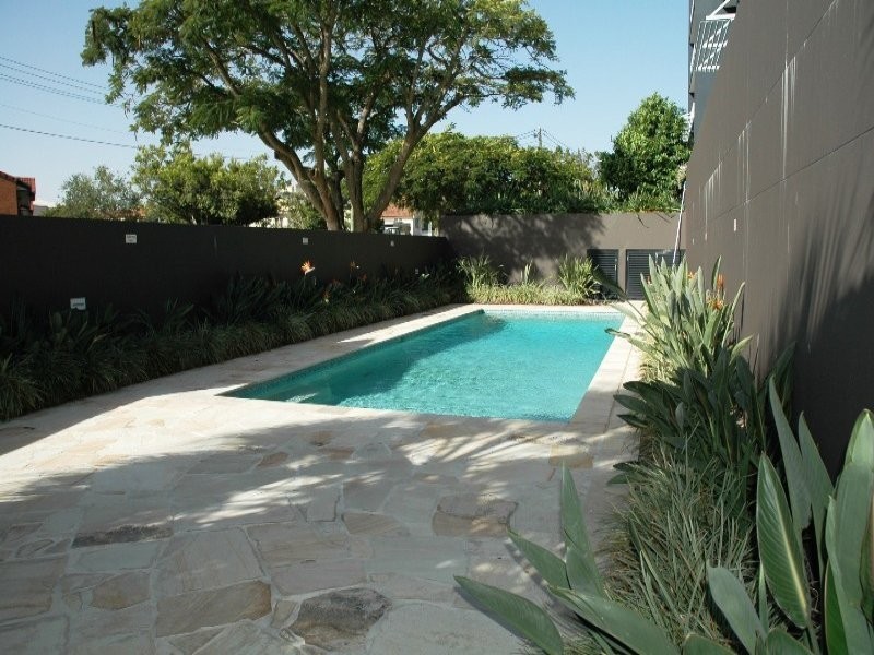 25 Dix Street, Redcliffe QLD 4020