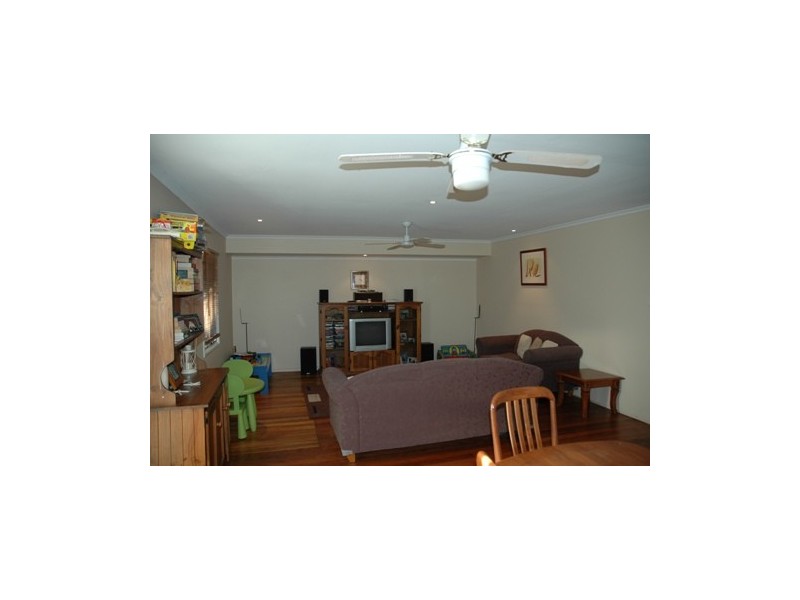 20 Livermore Street, Redcliffe QLD 4020