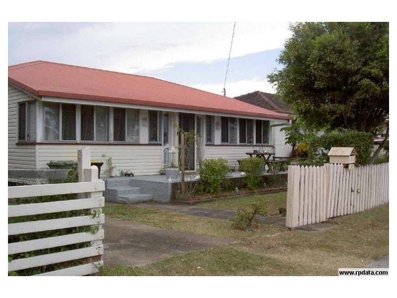 17 Elizabeth Avenue, Clontarf QLD 4019