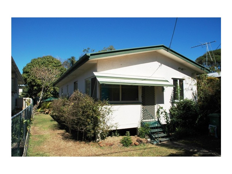 20 Inglis Street, Woody Point QLD 4019