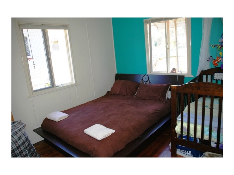 20 Inglis Street, Woody Point QLD 4019