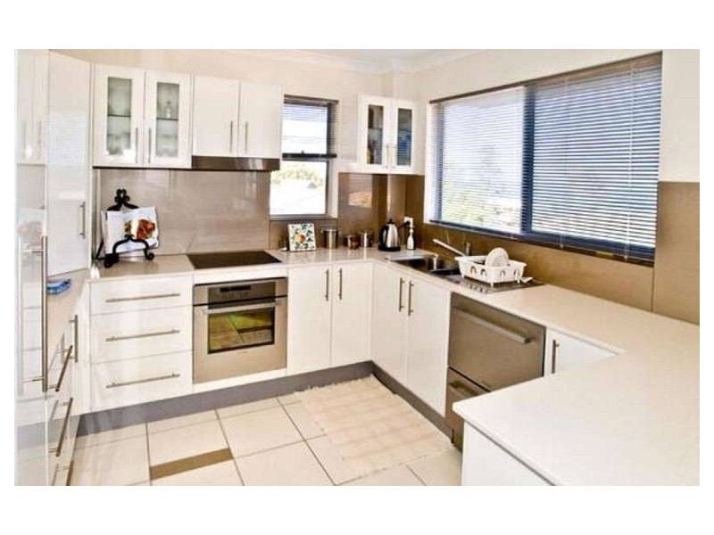 2/6 Georgina Street, Woody Point QLD 4019