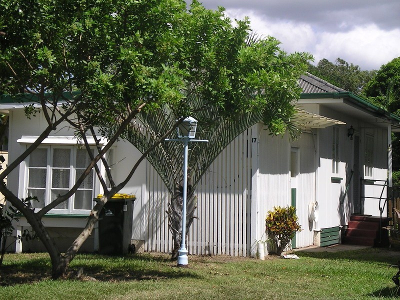 17 Donald Street, Woody Point QLD 4019