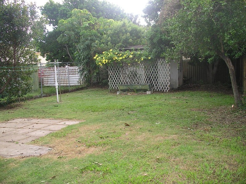 17 Donald Street, Woody Point QLD 4019