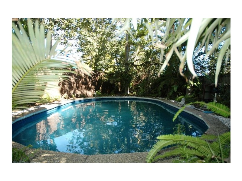 27 Pamrick Crescent, Clontarf QLD 4019