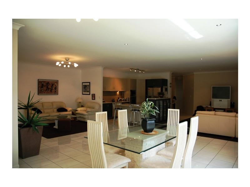 3 Skandia Court, Scarborough QLD 4020