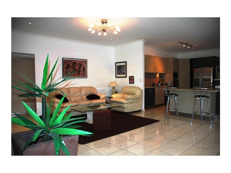 3 Skandia Court, Scarborough QLD 4020