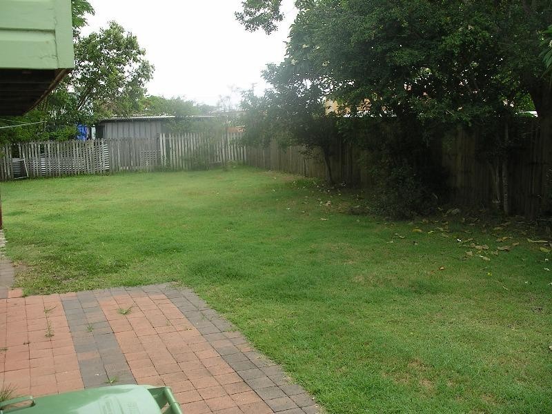 8a Caroline Street, Woody Point QLD 4019