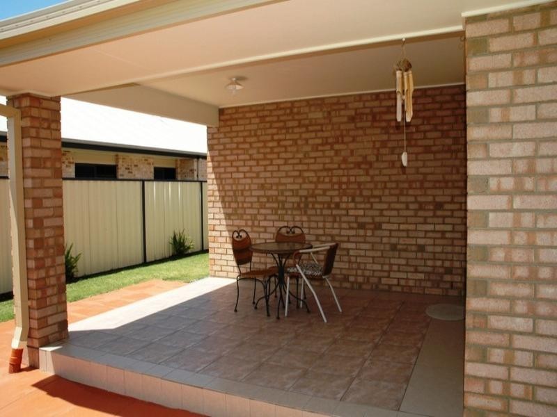 4 Sands Street, Redcliffe QLD 4020