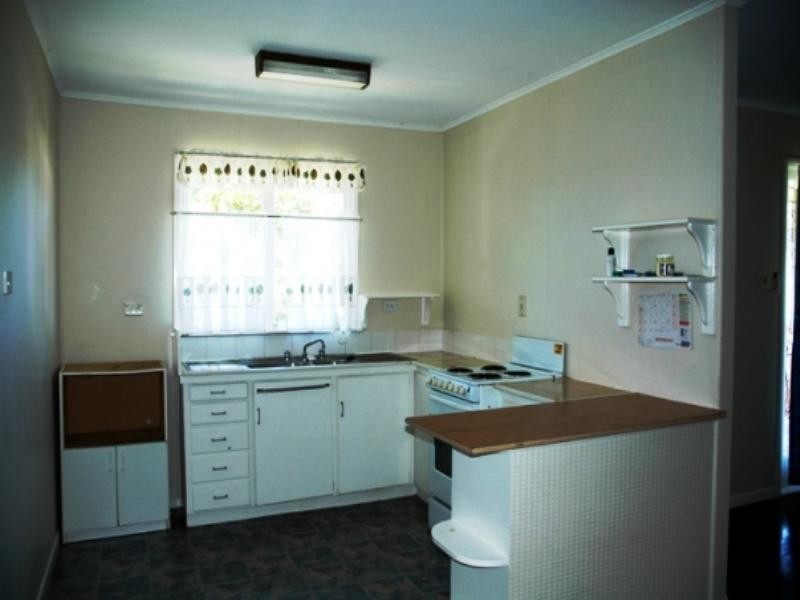 8a Caroline Street, Woody Point QLD 4019