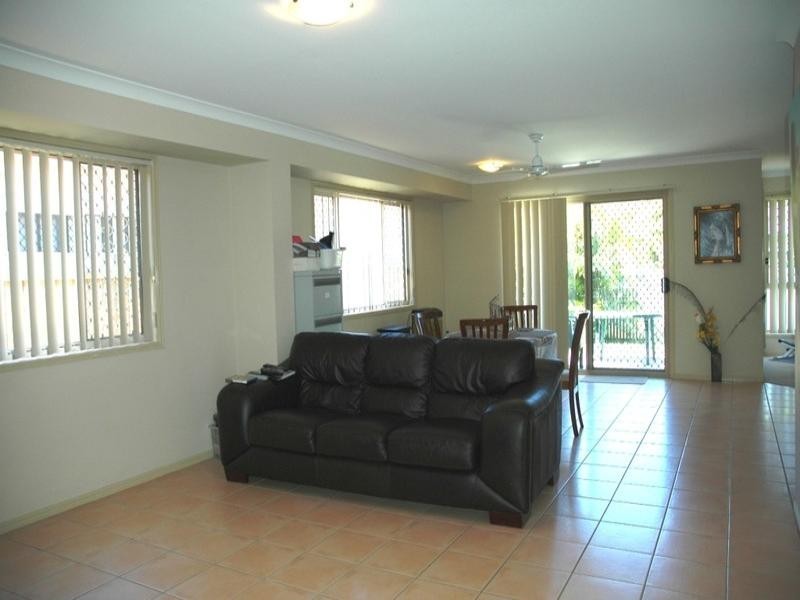 6 Robert Close, Redcliffe QLD 4020