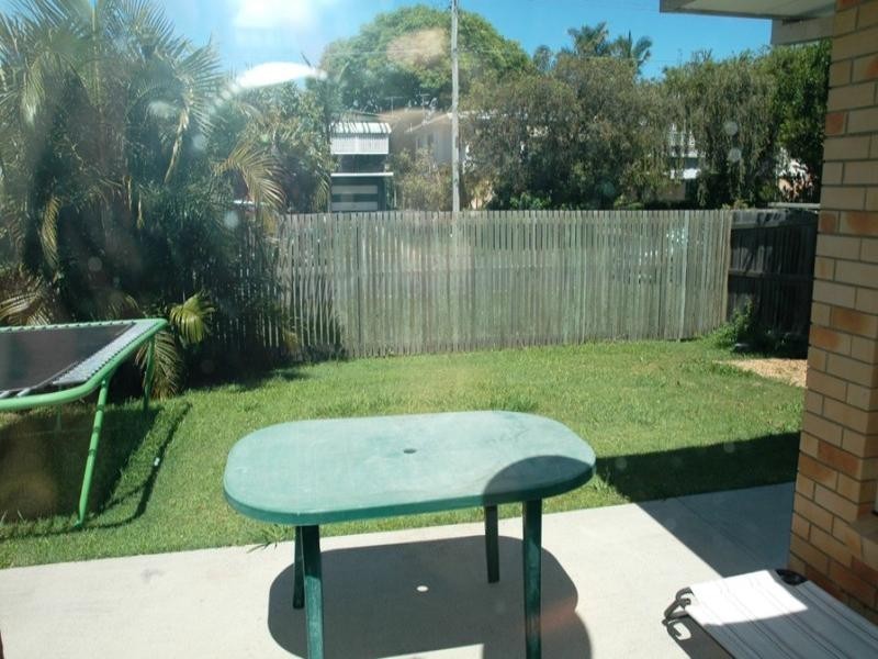 6 Robert Close, Redcliffe QLD 4020