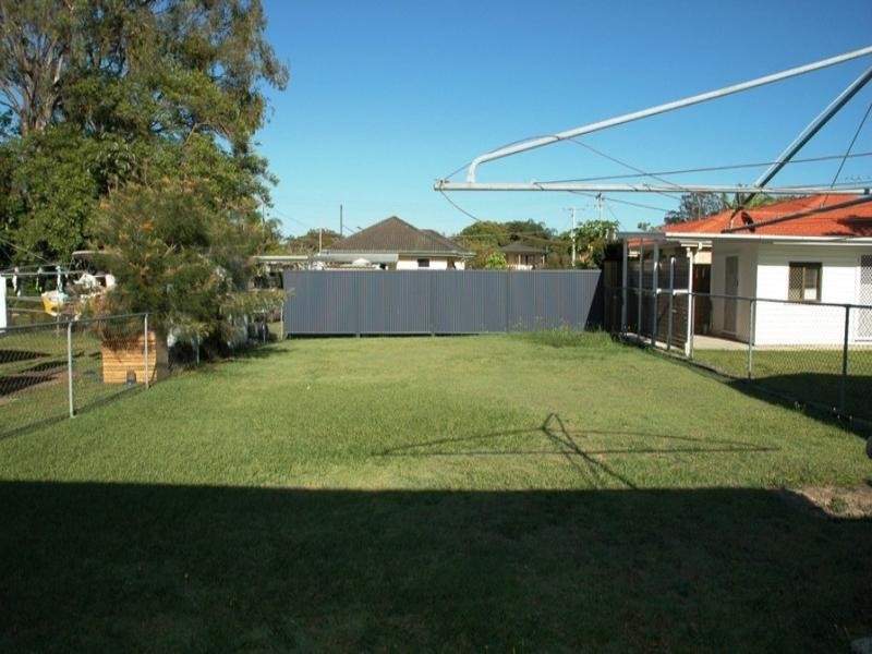 43 Hawthorne Street, Woody Point QLD 4019