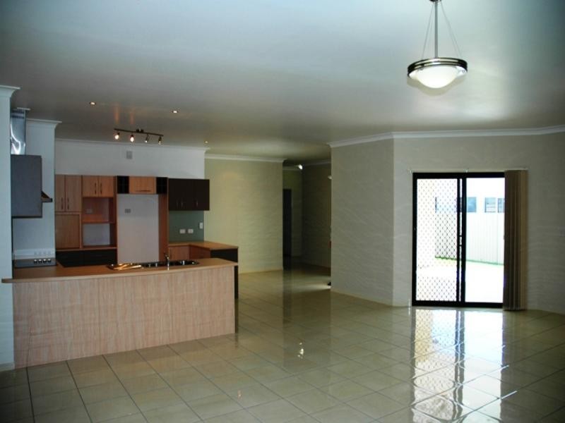 37 Lionheart Crescent, Kippa-ring QLD 4021