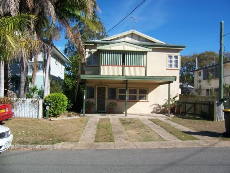 2/13 Annie Street, Woody Point QLD 4019