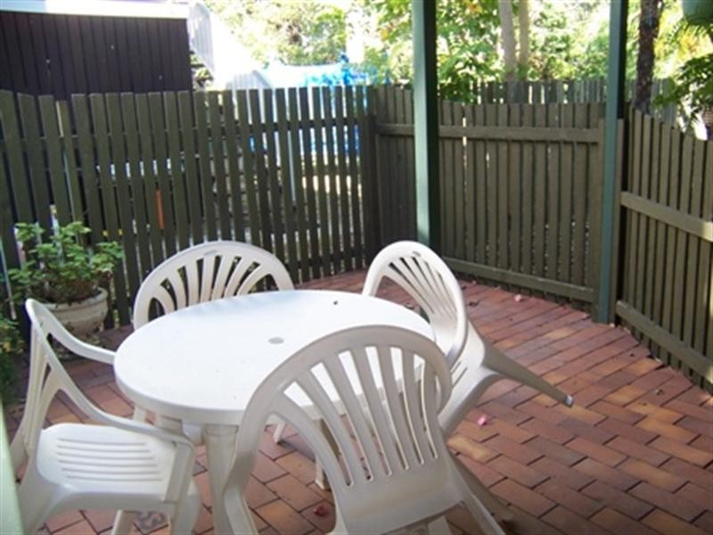 2/13 Annie Street, Woody Point QLD 4019