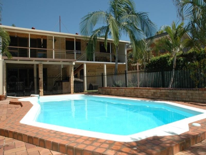 5 Oyster Point Esplanade, Scarborough QLD 4020