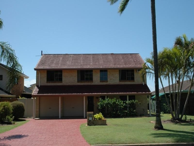 5 Oyster Point Esplanade, Scarborough QLD 4020
