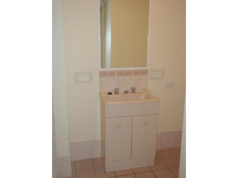 2/10 Caroline Street, Woody Point QLD 4019