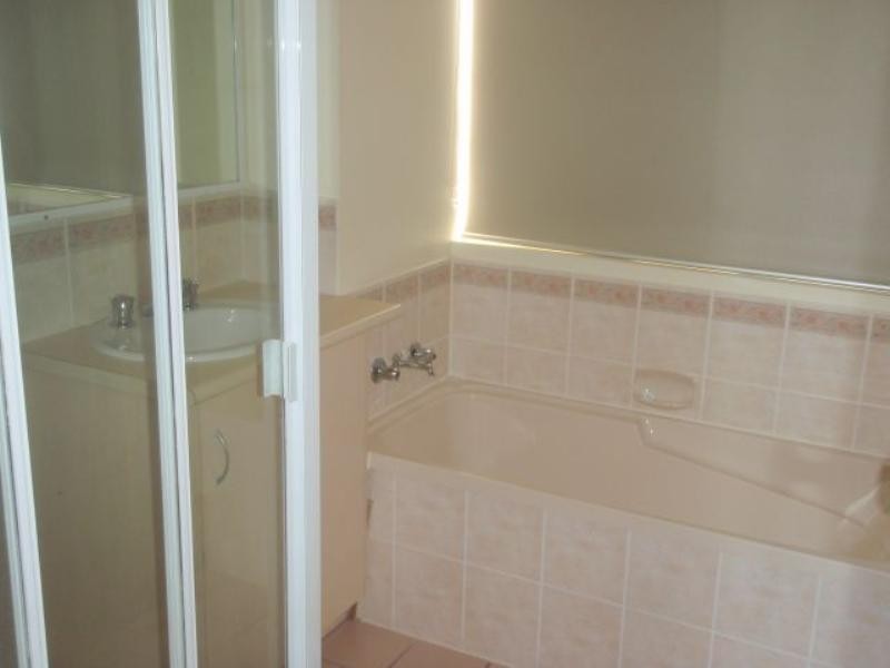 2/10 Caroline Street, Woody Point QLD 4019