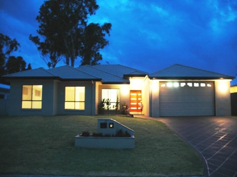 37 Lionheart Crescent, Scarborough QLD 4020