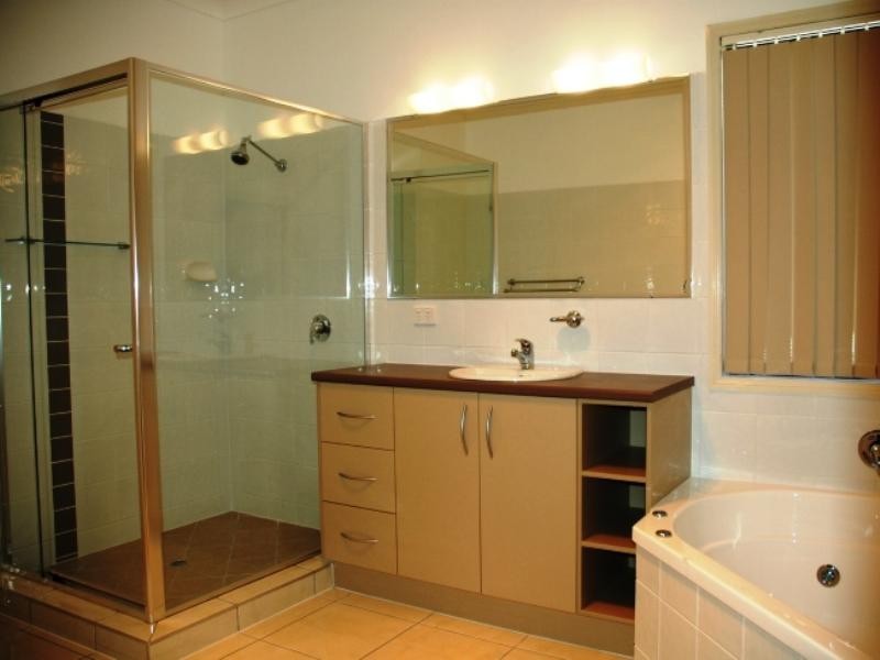 37 Lionheart Crescent, Scarborough QLD 4020