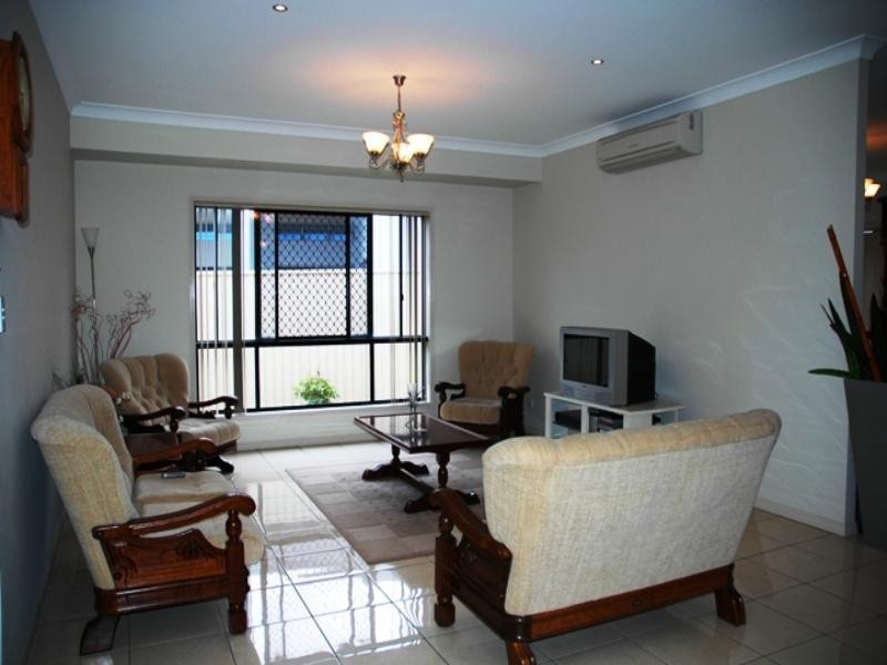 12 Skandia Court, Scarborough QLD 4020