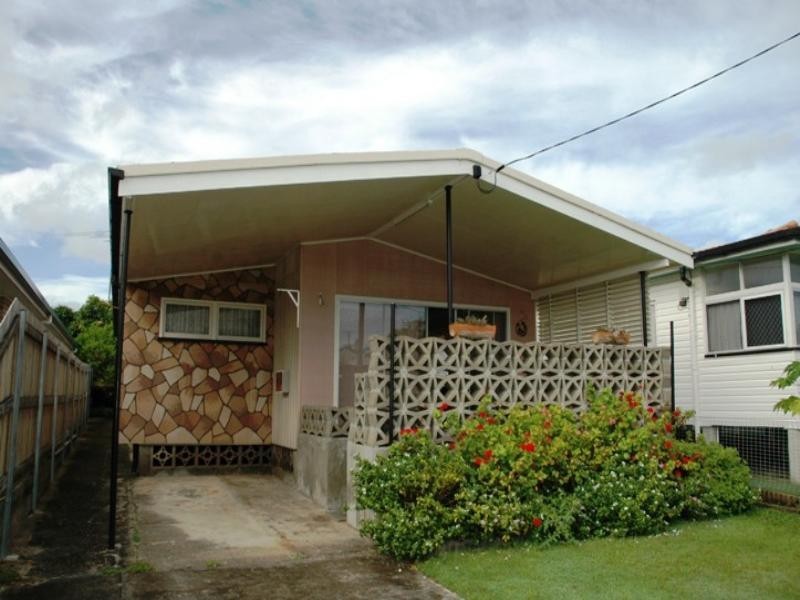 7 Woodcock Street, Scarborough QLD 4020